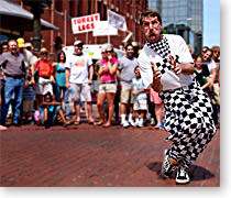 Things to do in Fort Worth: A street act in Sundance Square
