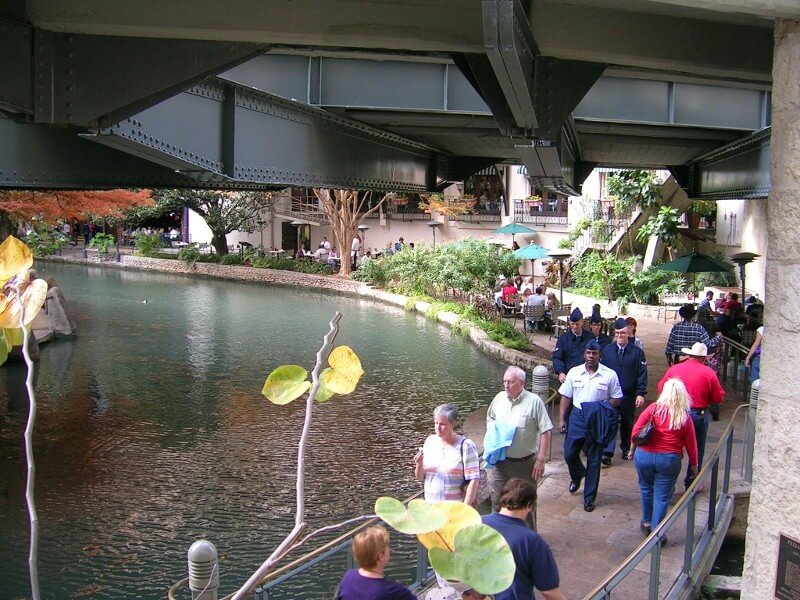 San Antonio River Walk in San Antonio Texas | FunThingsTexas.com