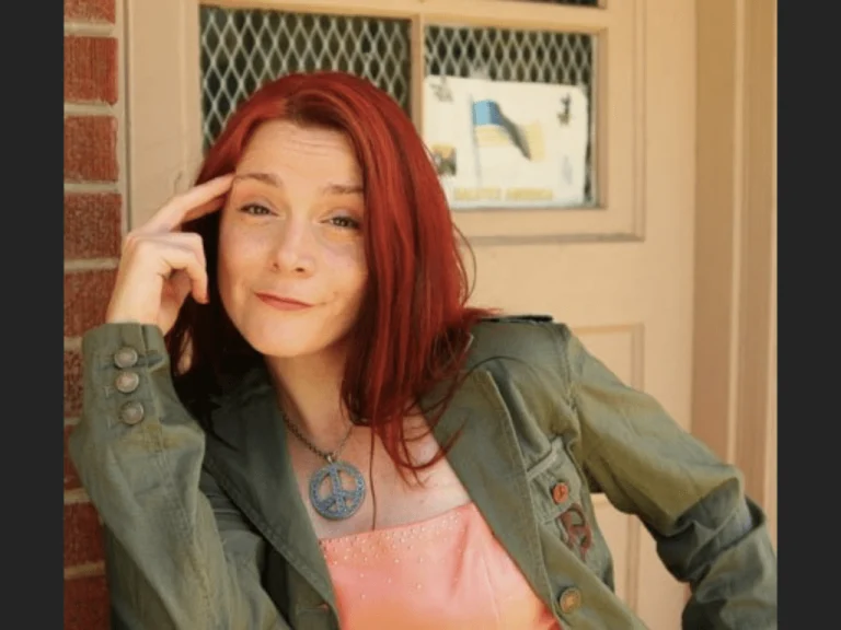 Carolyn Wonderland 3 768X576